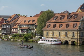 Houses, gondoliers, boat, excursion boat, Regnitz, Little Venice, Bamberg, Upper Franconia,