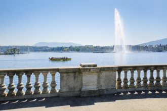 The Jet d'eau, the landmark in the Lake Geneva basin, Canton Geneva, Switzerland, Europe