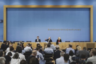 Olaf Scholz (SPD), Federal Chancellor, recorded at a federal press conference on current domestic