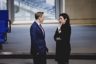 (L-R) Christian Lindner (FDP), Bundesminister der Finanzen, und Dorothee Baer, CSU, aufgenommen im