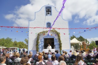 Open-air service in front of the Ermita de San Vicent chapel as part of the annual fiesta in honour