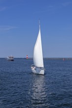 Sailing boat, excursion boat, pier light, Unterwarnow, Hanse Sail, Warnemünde, Rostock,