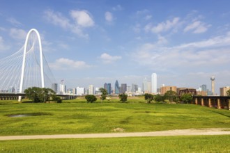 Dallas skyline on the Trinity River and Margaret Hunt Hill Bridge in Texas Dallas, USA, North