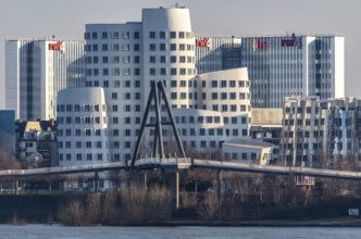 Düsseldorf, the Gehry buildings, Neuer Zollhof, in the media harbour, behind the RWI4 building