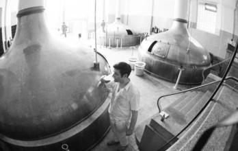 Beer production at the Dortmunder Aktien-Brauerei (DAB) on 29.07.1975 in Dortmund, Germany, Europe