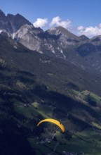 Paraglider in front of alpine panorama, Elfer, Neustift, Stubai Valley, Tyrol, Austria, Europe