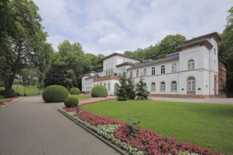 Neo-Renaissance bathhouse built in 1870, Alter spa garden, Bad Soden, Taunus, Hesse, Germany,