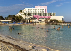 People bathing in lagoon at Mia Reef Hotel, Isla Mujeres, Caribbean Coast, Cancun, Quintana Roo,