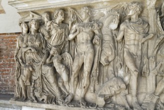 Phaedra woos stepson Hippolytus, Roman Phaedra Hippolytus sarcophagus, Sarcofago romano, Fedra e