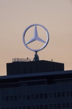 Merdedes star, Daimler, Mercedes-Benz, corporate headquarters, evening atmosphere, after sunset,