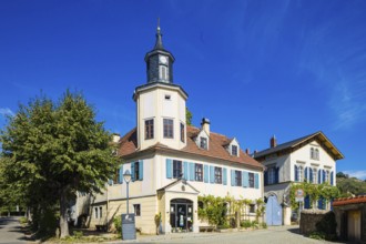 The Friedrich Aust winery is located in Radebeul in Oberlößnitz, at the foot of the prestigious