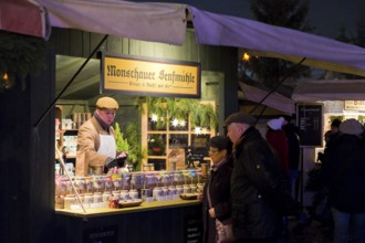 Christmas market on the Neumarkt at the Church of Our Lady in Dresden