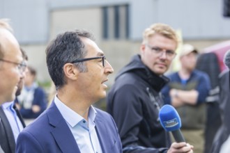 Federal Minister of Food and Agriculture, Cem Özdemir, visits Großdrebnitzer Agrarbetriebsges. mbH