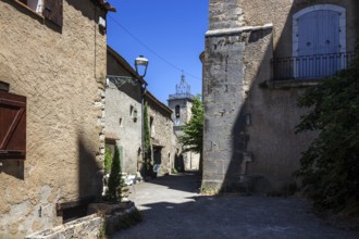 Alley in Esparron-de-Verdon, Provence-Alpes-Côte d'Azur, Provence, France, Europe