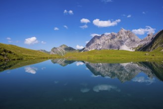 Eissee, Oytal, behind it Großer Wilder, 2379m, Hochvogel- and Rosszahngruppe, Allgäu Alps, Allgäu,