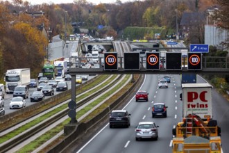 Motorway A40, Ruhrschnellweg, in Essen, route through the city centre, is affected by a possible