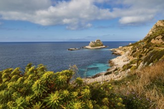 Cala Faraglione, Il Faraglione, islet, Levanzo, Egadi Islands, Sicily, Italy, Europe