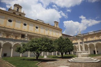 Large cloister of the Certosa di San Martino on Vomero above Naples, Campania, Italy, Europe