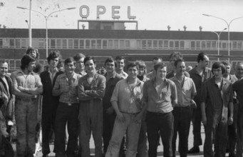 DEU, Germany: The historical slides from the times 80-90s, Bochum. Strike at Opel factory 80s