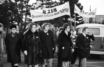 The woman's protests of the SPD, DGB and DKP against the abortion paragraph 218 on 26.2.1975 in