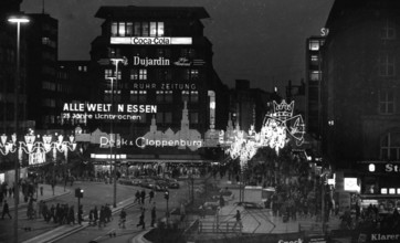 The Essen Light Weeks, here on 10.12.1974 in Kettwiger Strasse, celebrated its 25th anniversary in