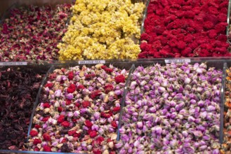 Market with different types of tea, herbs, plants and dried flowers