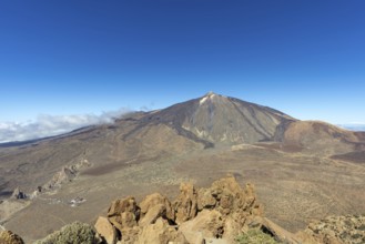 Panorama from the summit of Alto de Guajara, 2715m, over the Teide National Park, Parque Nacional