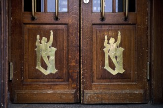 Uerige Obergärige Hausbrauerei, entrance door with logo to the Zum Uerige restaurant, Düsseldorf,