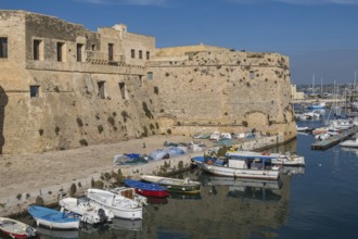 Boats at the Castello di Gallipoli in Gallipoli, Gulf of Taranto, Apulia, Salento, Italy, Europe