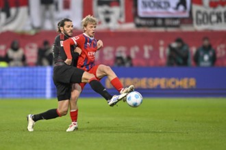 Duel, action Frans Krätzig 1. FC Heidenheim 1846 FCH (13) against Christopher Trimmel 1. FC Union