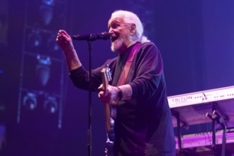 David Freiberg, singer of Jefferson Starship live at the Max-Schmeling-Halle in Berlin on 19