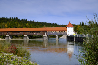 Isar bridge at the Ickinger Eisweiher weir, Isar near Puppling, Upper Bavaria, Bavaria, Germany,