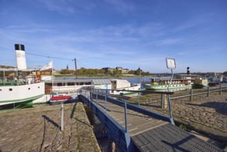 River Elbe, quay wall, gangway, excursion steamer, WEIßE FLOTTE SACHSEN GmbH, blue sky with