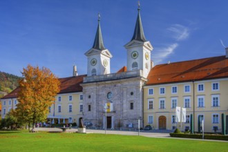 Monastery castle with Tegernsee brewery in autumn, Tegernsee, Tegernsee, Tegernsee valley, Mangfall