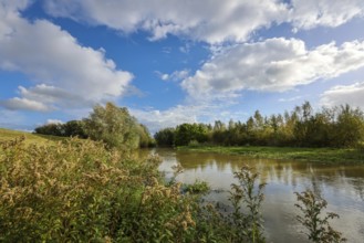 Bergkamen, Ruhr area, North Rhine-Westphalia, Germany, autumn landscape on the Seseke. The