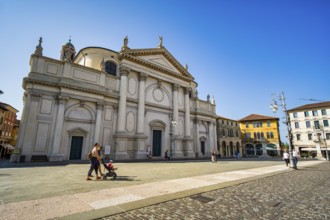 Church of San Giovanni Battista, Piazza Liberta, Bassano del Grappa, Veneto, Italy, Europe