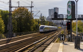 Tiergarten S-Bahn station with local and long-distance trains, Berlin, Germany, Europe