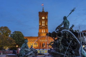 Neptune Fountain in front of the Rotes Rathaus at dusk, Berlin, Germany, Europe