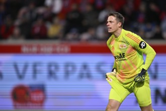 Goalkeeper Alexander Schwolow 1. FC Union Berlin FCU (37) angry, Voith-Arena, Heidenheim,