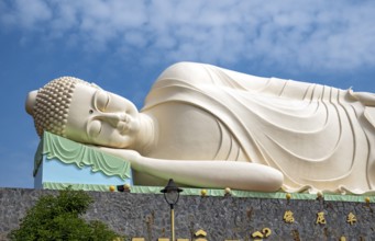 Reclining Buddha statue, Vinh Trang Temple, My Tho, Mekong Delta, Vietnam, Asia