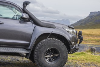 4x4 jeep with system for adjusting the tire pressure while driving, Iceland, Europe