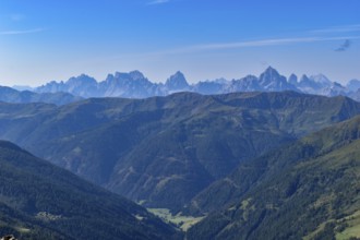 View over the Unterstalleralm in the Villgratner Valley to the wild mountains of the Sexten