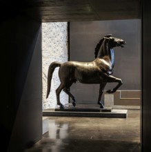 Bronze sculpture of striding horses, Proviantmagazin Zitadelle Spandau, exhibition Enthüllt,