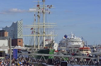 Europe, Germany, Hamburg, Landungsbrücken, Rickmer Rickmers, Passenger Ship Europe, View of the