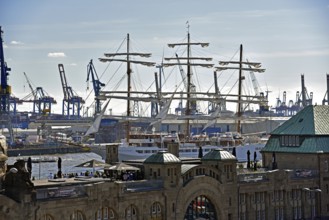 Europe, Germany, Hanseatic City of Hamburg, At the St. Pauli Landungsbrücken, Elbe, access to