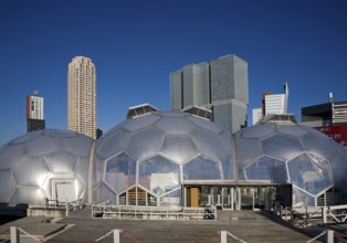 The Floating Pavilion experiment in sustainable architecture and Climate Proof Development,