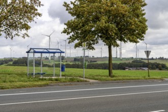 Bus stop in the countryside, on the B68, new, modern bus shelter, line to Warburg, Ostwestfalen