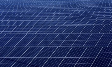 Vopak Solarpark Eemshaven, 19 hectares of solar modules with a capacity of 25 megawatts, around the