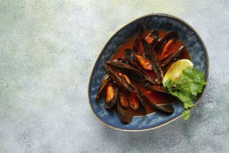 Mussels in tomato sauce, homemade, no people