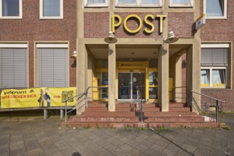 Former post office, entrance area with stairs, door and lamps, Rathausplatz, Wilhelmshaven,